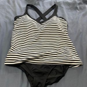 Nike women’s SWIMSUIT